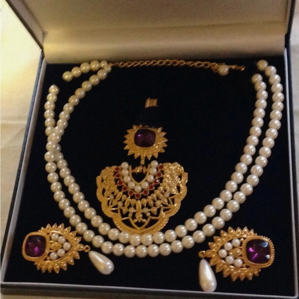 SHAILL JHAVERI / ELIZABETH TAYLOR FOR AVON NECKLACE, AND EARRING SET